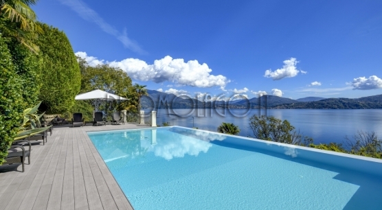 Eccezionale proprietà con accesso al lago